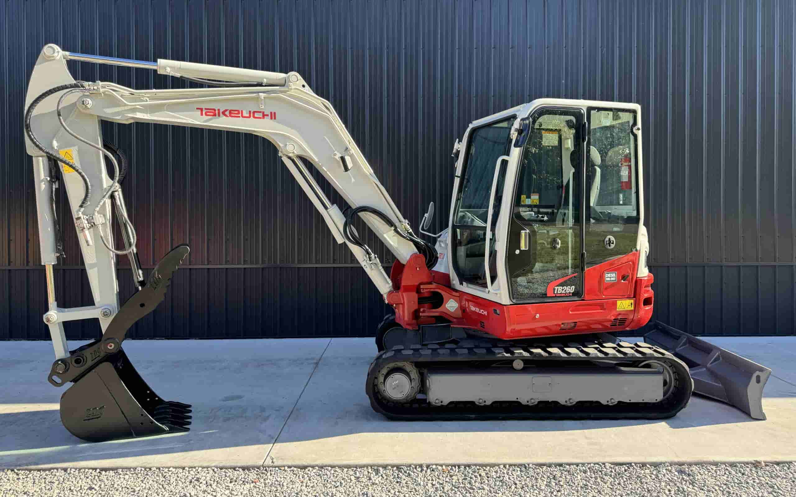 2018 TAKEUCHI TB260
